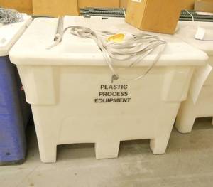 lot 300 image: large pallet size plastic tote
