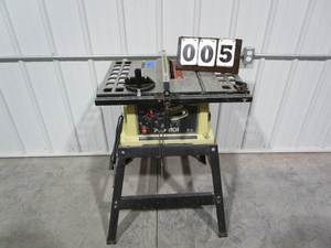 lot 5 image: Pro-Tech 10 Table Saw