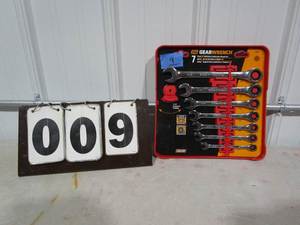 lot 9 image: Gear Wrench Set - SAE