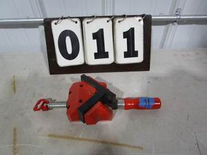 lot 11 image: Bessey Cast Iron Wood Clamp