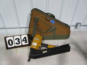 lot 34 image: Stanley Bostitch Pneumatic Stick Nailer