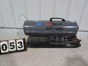 lot 53 image: Dyna-Glo Professional Grade Kerosene Heater