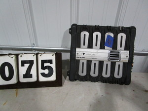 lot 75 image: Kenwood 800 Watt Power Stereo Amplifer