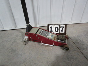 lot 107 image: Strongway Floor Jack