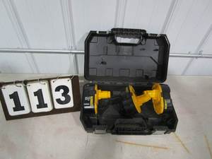 lot 113 image: DeWalt Batteries - qty 3
