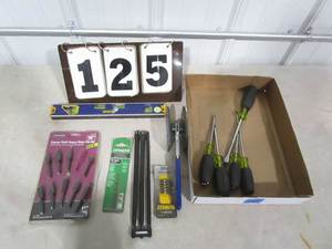 lot 125 image: Tool Assortment