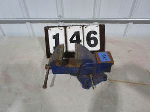 lot 146 image: Cast Iron Wilton Vise - 4