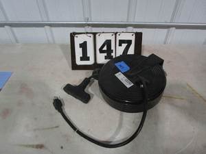 lot 147 image: Bayco  Cord Reel