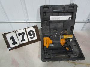 lot 179 image: Bostitch 18ga Brad Nailer