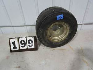 lot 199 image: Trailer Tire