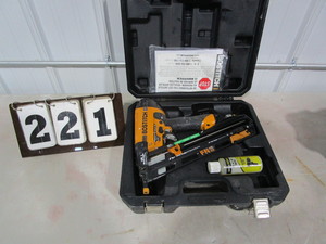 lot 221 image: Bostitch Pneumatic 15ga Angled Finish Nailer