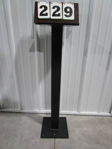 lot 229 image: Heavy Duty Metal Stand
