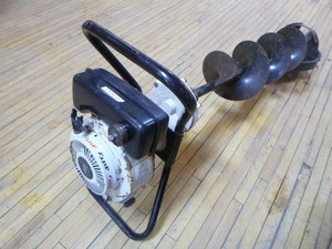 lot 13 image: Jiffy Gas Ice Auger