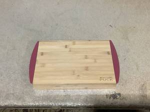 lot 203 image: Wolfgang Puck Bamboo Cutting Board