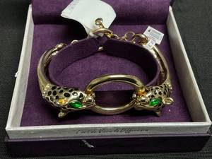 lot 5 image: St. Thomas Gold Panther Doorknocker Toggle Bracelet Size M