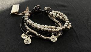 lot 117 image: Uno de 50 Womens WHAT A MESS Bracelet, Sterling Silver-Plated, Handcrafted in Spain