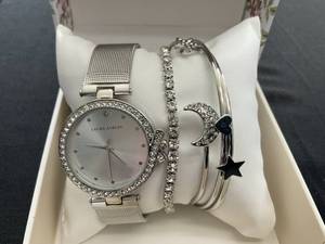 lot 83 image: Laura Ashley Womens Silver-Tone 5pc Watch & Jewlery Set
