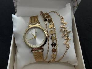 lot 86 image: Laura Ashley Womens Gold-Tone 5pc Watch & Jewlery Set