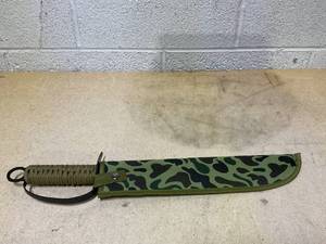 lot 39 image: Heros Edge With Hand guard K1020-4-CH W Sheathe