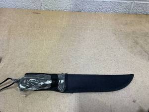 lot 41 image: Neptune 13 Chameleon Survival Knife W Sheath HWT03-GYL