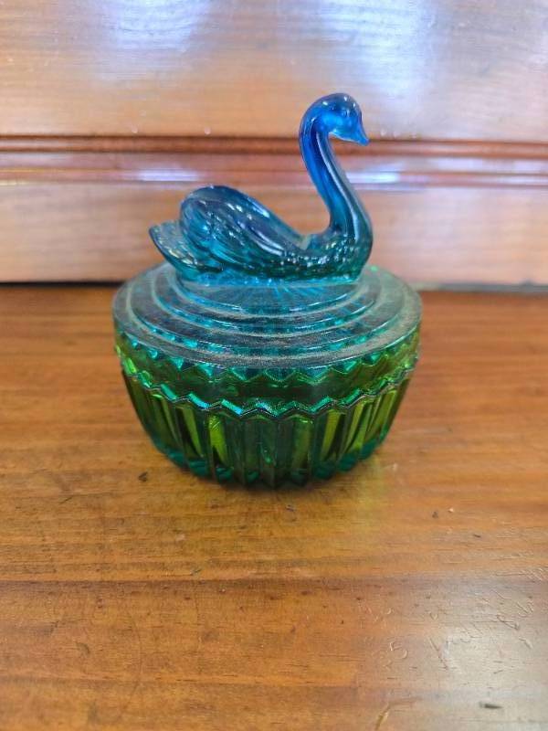 lot 68 image: Swan Trinket Dish