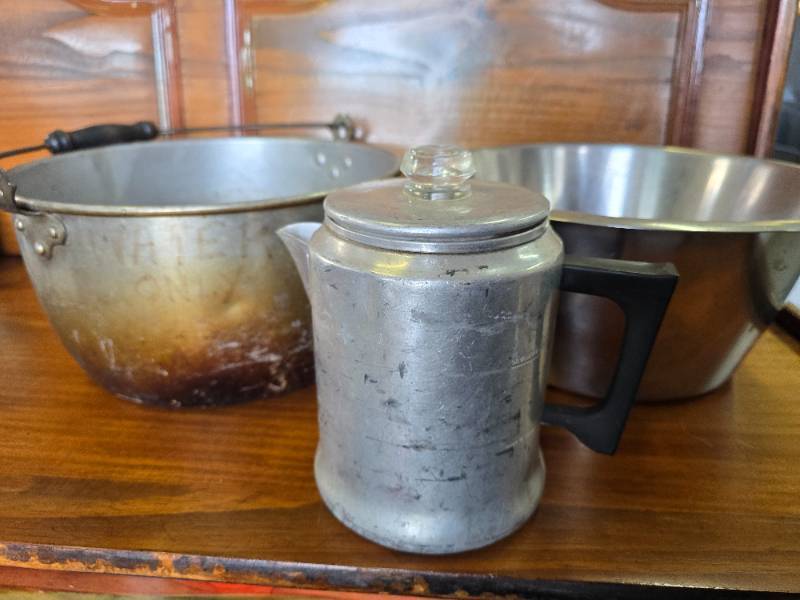 lot 61 image: Camping Coffee Pot, Camp Pot and Stainless Bowl