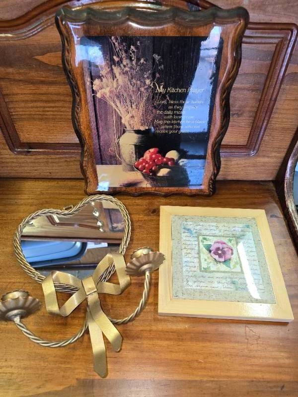 lot 85 image: Wall Decorations Heart mirror with Candle Holder, Kitchen Prayer, Rose Art