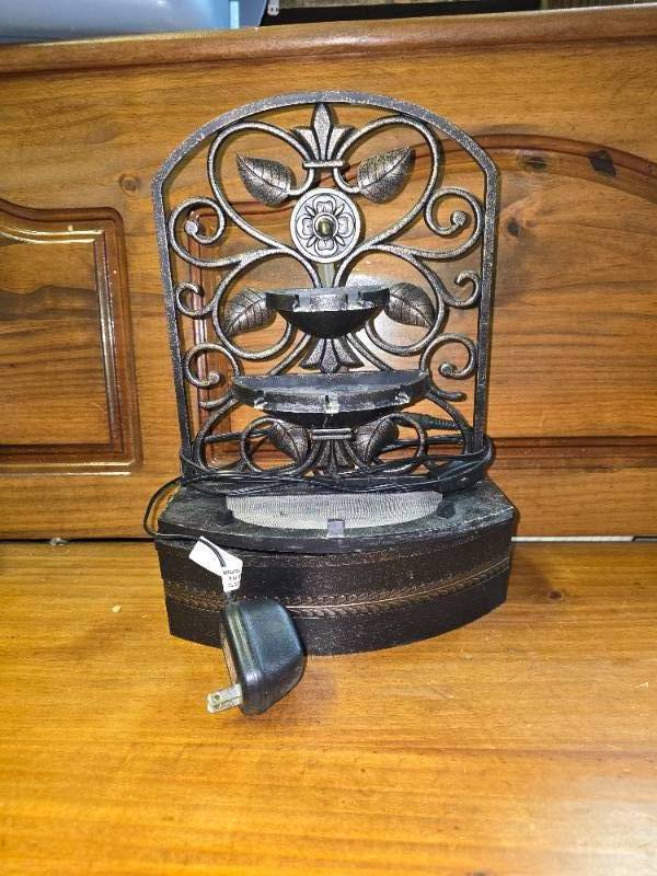 lot 95 image: Small Fountain, Plug In, for White Noise