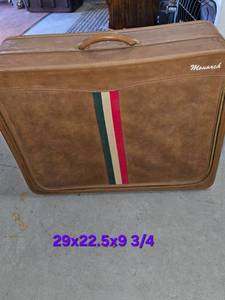 lot 9 image: Large Monarch Vintage Suitcase Faux Leather
