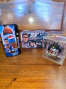 lot 17 image: Nascar Tins and Dale Jr Ornament