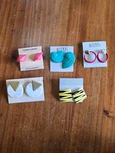 lot 131 image: 5 Pair of Vintage Earrings