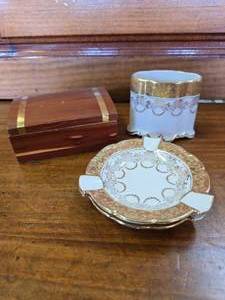 lot 135 image: Keepsake Box, Set of Ashtrays and a Matching Holder.
