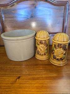 lot 41 image: Small Butter Crock and Salt and Pepper Shakers