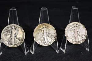 lot 29 image: Walking Liberty Half Dollars - 3 Coins (1916-1947) US Silver