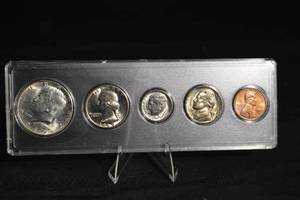 lot 67 image: 1969 U.S Coin Set