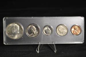 lot 69 image: 1968 U.S Coin Set