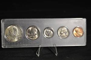 lot 70 image: 1968 Mint Set
