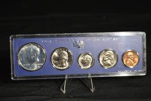 lot 75 image: 1966 United States Special Mint Set SMS - 5-Coin Half Dollar, Dime, Nickel, Quarter, Cent
