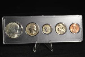 lot 92 image: 1966 U.S Mint Set