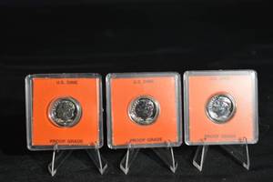lot 99 image: 1962 Roosevelt Dimes - U.S. Proof Grade - 3 Coins in Orange Holders