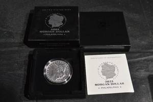 lot 111 image: Morgan Dollar 2023 Philadelphia - US Mint Uncirculated $1 38.1mm