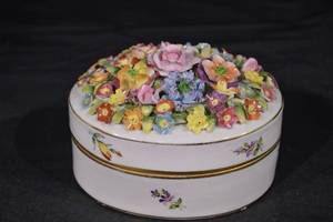 lot 178 image: German Porcelain Floral Trinket Box - Hand-Painted Bouquet with Gold Trim