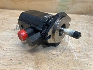 lot 9 image: Concentric Hydraulic Pump, 22 GPM, 2-Stage, Model# 1080035 MSRP $479.99