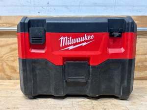 lot 98 image: Milwaukee 2 Gallon WetDry Vacuum Tool Only