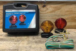 lot 128 image: Hopkins Magnetic Towing Light Kit