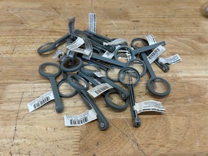 lot 149 image: Performance Tool W3213 4x Magnifying Glass with Stainless Steel Tweezer for Detailed Projects, Durable Plastic Handle and Frame (lot of 18)