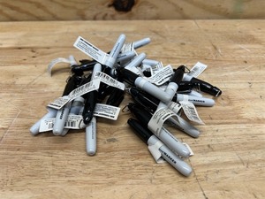 lot 152 image: Performance Tool W3202 1ea Mini Permanent Marker (Black) (lot of 25)