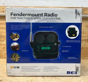 lot 190 image: REI Fender-Mounted AMFMWBAUX Radio, RAF4W