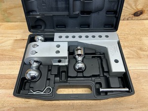 lot 227 image: Uriah Products Aluma-Tow adjustable aluminum ball mount kit (missing pieces)