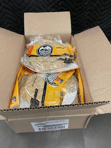 lot 17 image: Cart - La Tortilla Factory Carb Counter Whole Wheat Tortillas - 13 oz Case of 10
